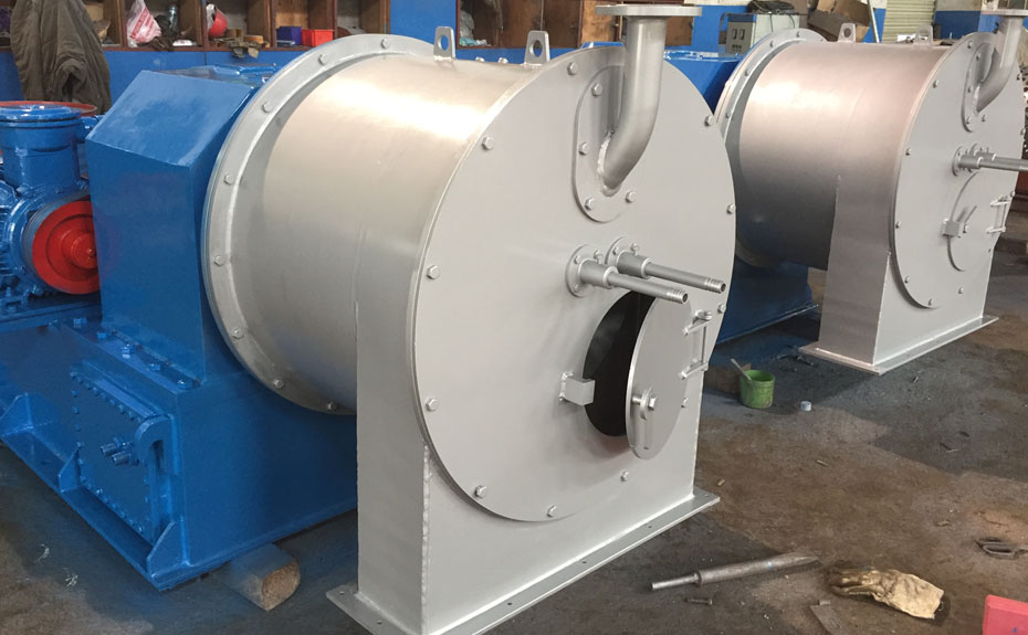 HR400雙級活塞推料離心機(jī)主機(jī)